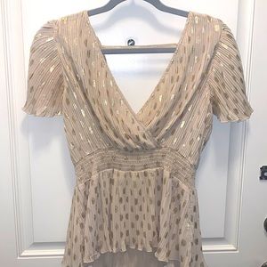 Very cute gold blouse! Size small from Express!